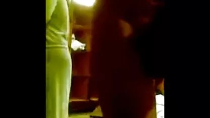 Pembantu saya mendapat video boket artis indonesia menggedor