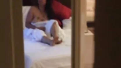 Salah satu dari 54 seks bertiga bokeep artis indonesia